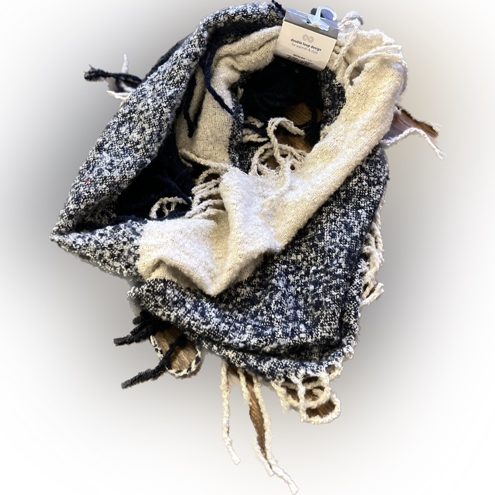 NWT! Infinity Scarf soft and cozy blue and white double loop design, one size